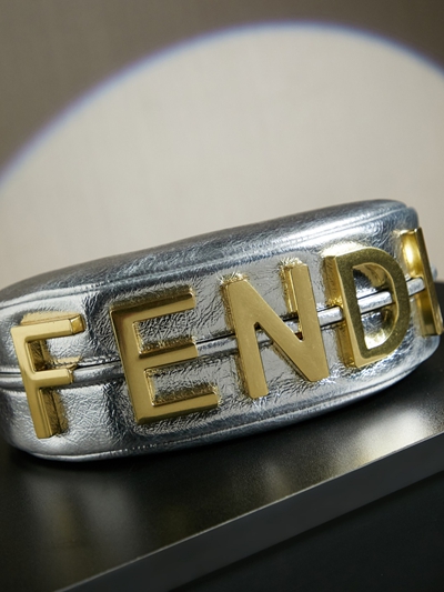 フェンディバッグ細部ディテール